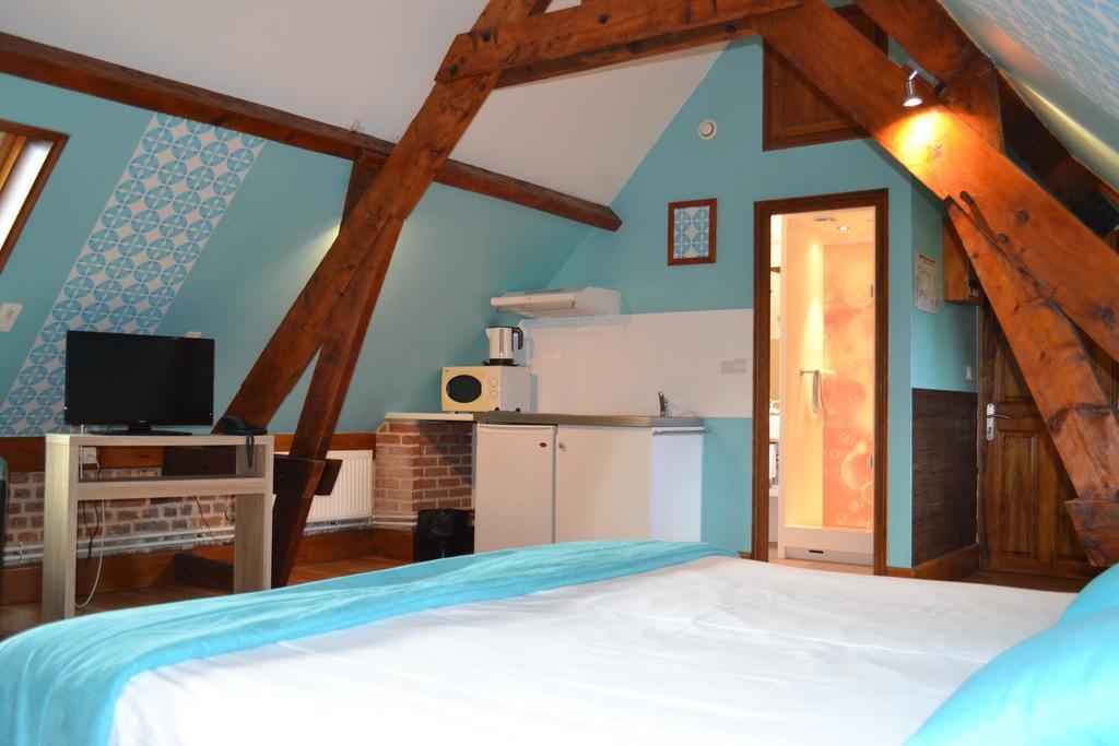 Hotel Le Domaine Des Cigognes Ennevelin Habitación foto