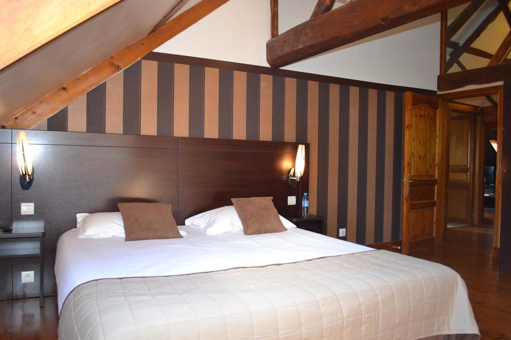 Hotel Le Domaine Des Cigognes Ennevelin Habitación foto